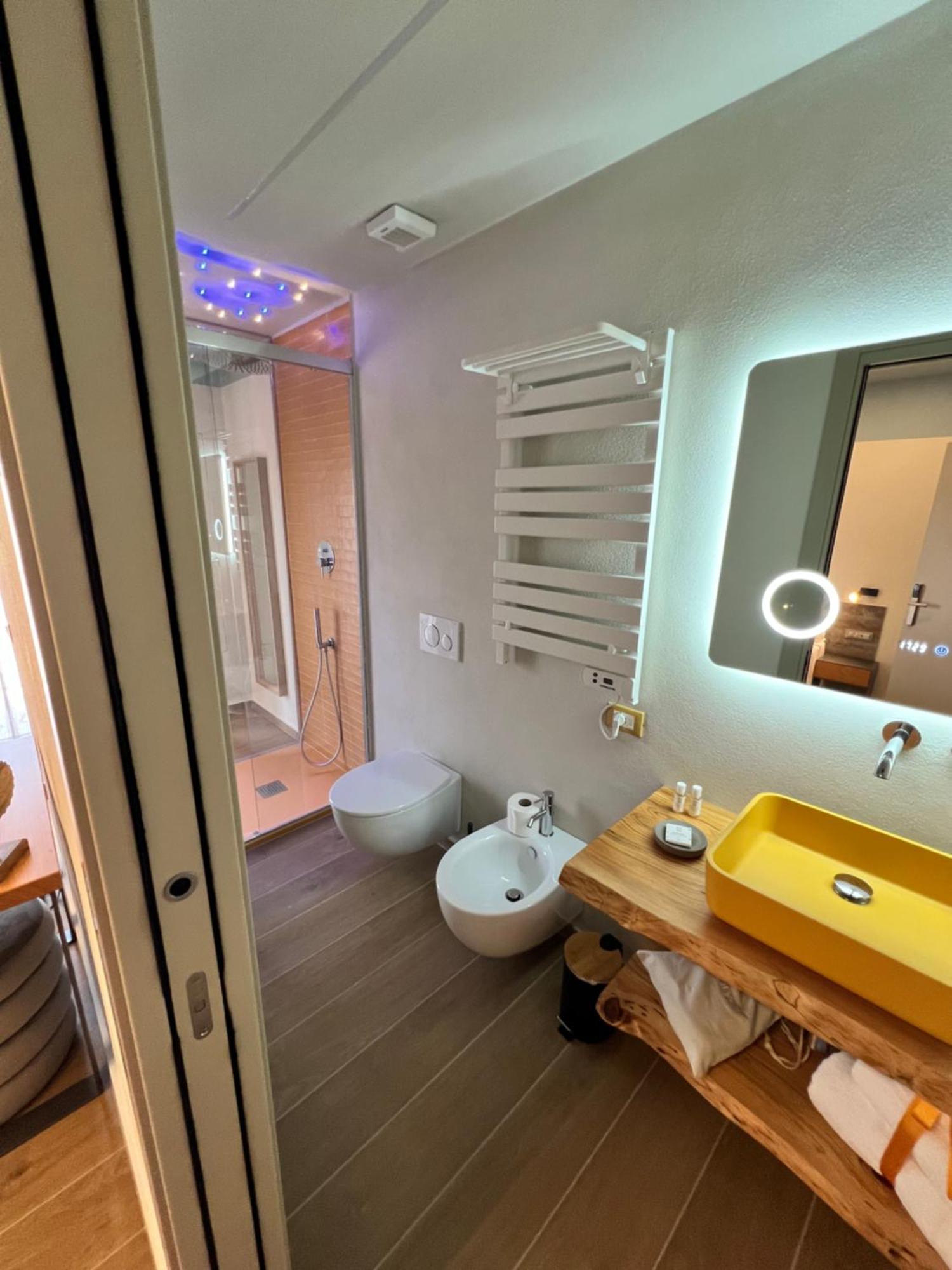 Luci Sul Mare -Boutique Rooms Follonica Exteriör bild