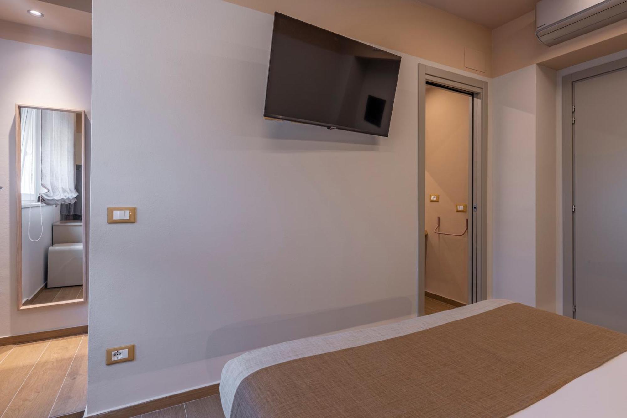 Luci Sul Mare -Boutique Rooms Follonica Exteriör bild